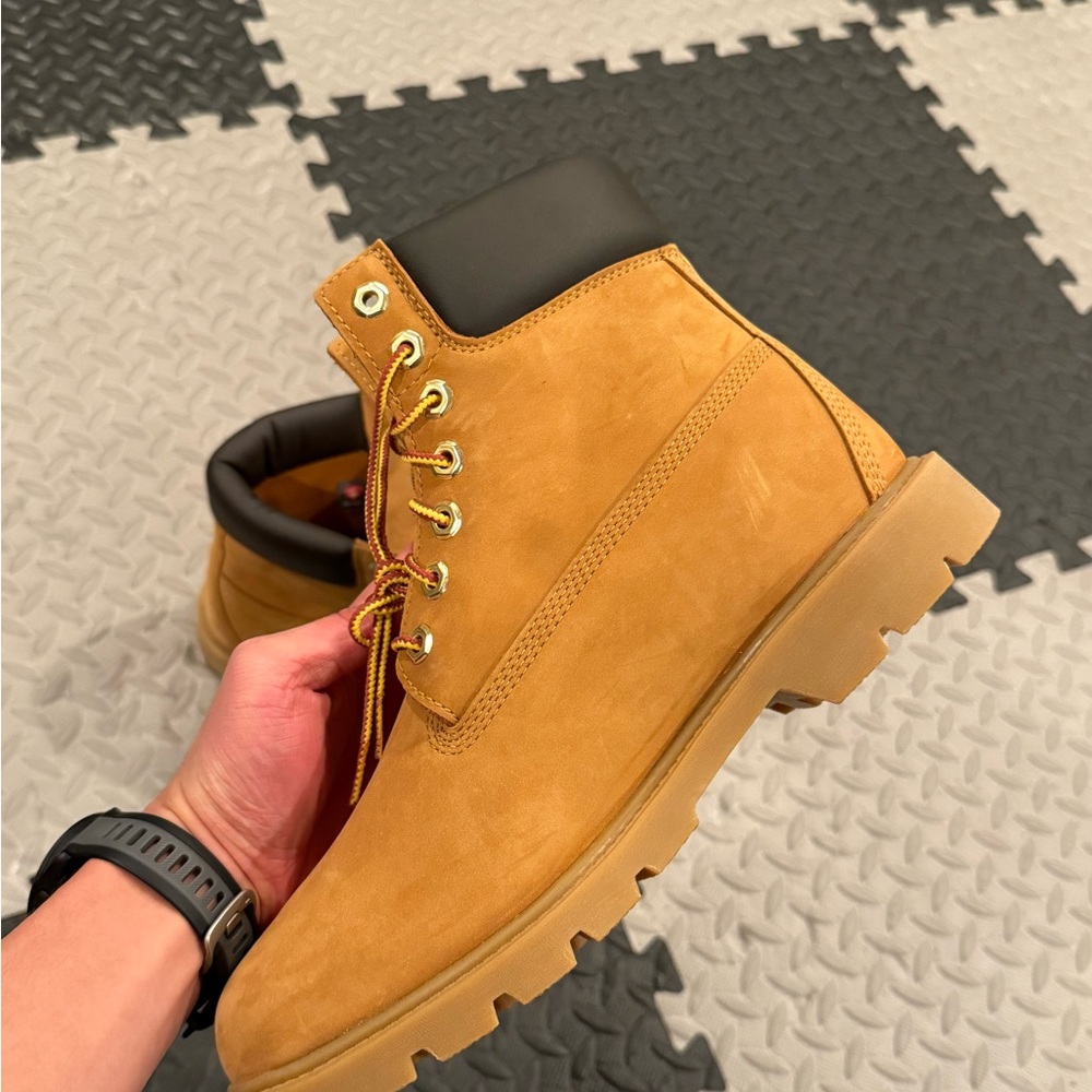 Timberland Boots - Picture 3 of 8